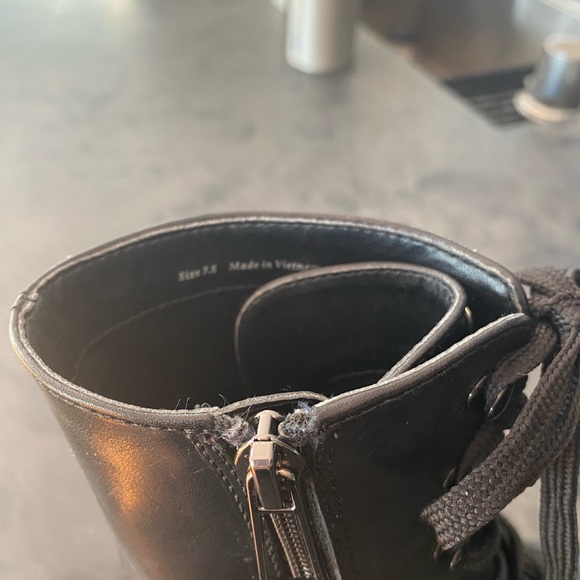 Dolce Vita Ranier Boots, black leather, size 7. - Picture 5 of 7